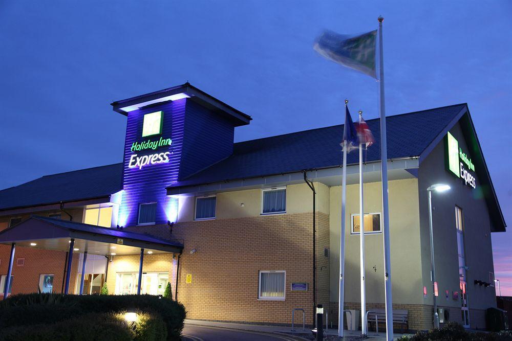 Holiday Inn Express Braintree By Ihg Exterior foto