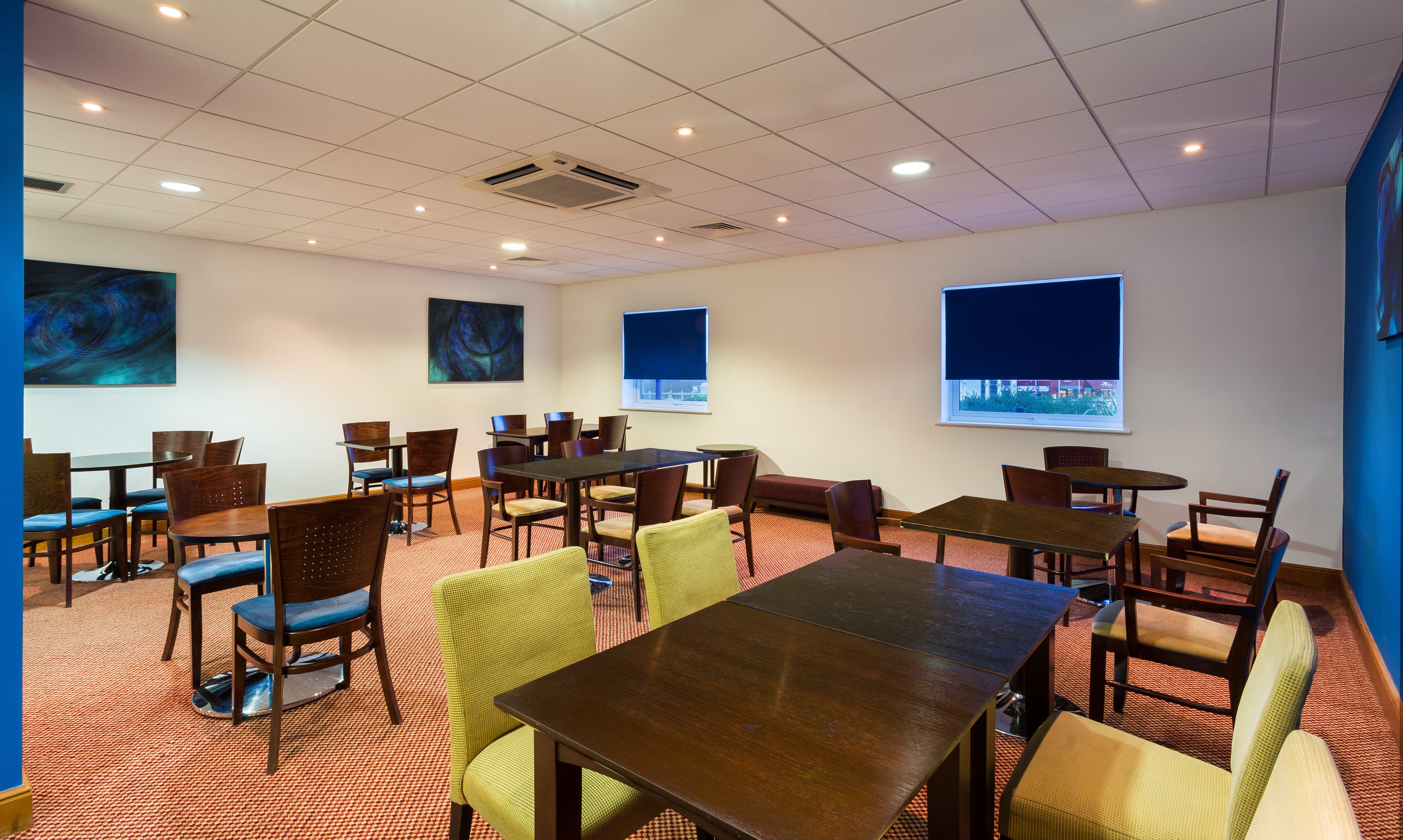 Holiday Inn Express Braintree By Ihg Exterior foto