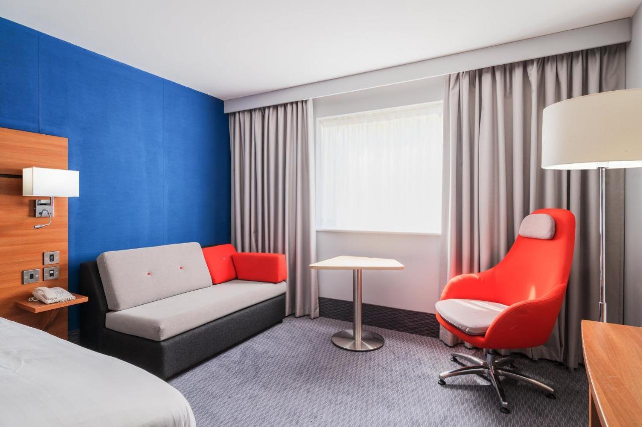 Holiday Inn Express Braintree By Ihg Exterior foto